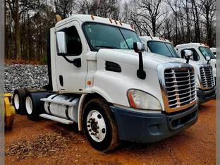 2011 Freightliner CASCADIA 113