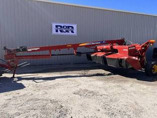 2012 New Holland H7450