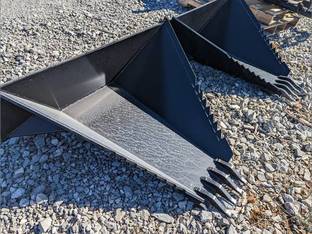 2023 Tomahawk Attachments Stump Bucket