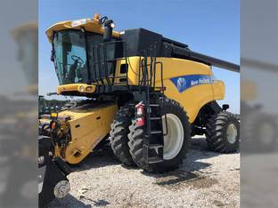 2009 New Holland CR9070