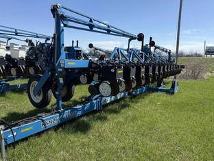 2002 Kinze 3600
