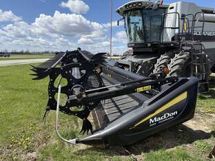 2016 MacDon Industries FD75