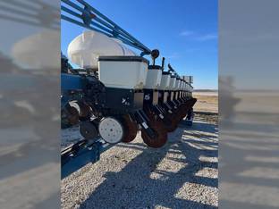 2003 Kinze 3600