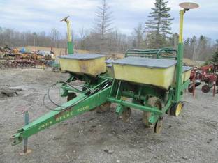 John Deere 7000
