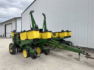 John Deere 7200