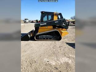 2023 John Deere 333G