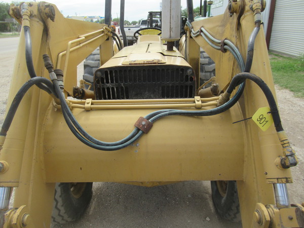 Ford 445C Tractor #901 HEILIGMAN EQUIPMENT, LLC CHARLOTTE Texas | Fastline