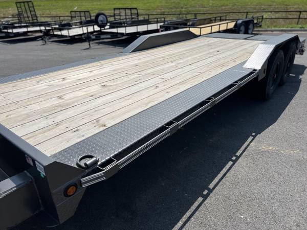 2023 East Texas equipment trailer 22' x 102"