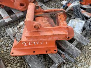 2017 NPK L4262 - PH3 MOUNT FOR BOBCAT E55/E63 CLA