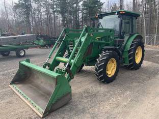 2017 John Deere 5100M