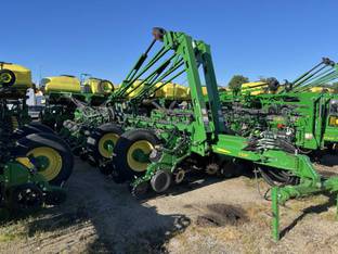 2015 John Deere 1775NT