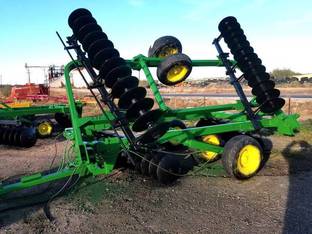 John Deere 220