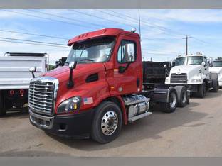 2017 Freightliner CASCADIA 113