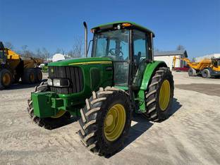 John Deere 6415