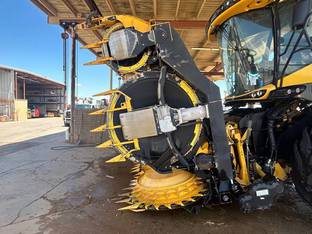 2022 New Holland 750B FI