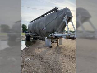 1977 Fruehauf 1525 CUBE DRY TANK