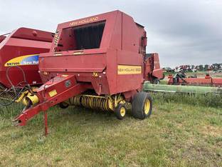 1992 New Holland 660