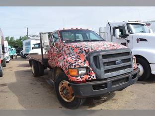 2004 Ford F750 SD