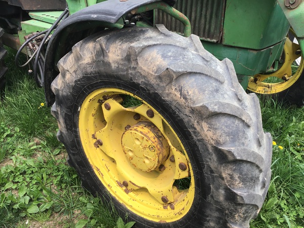 John Deere 2550 Tractor (24267058) DALE HAY FARMS FREMONT Wisconsin ...