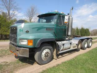 2001 Mack CL713