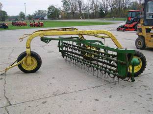 John Deere 640