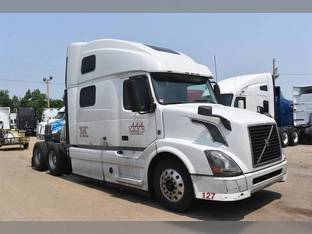 2015 Volvo VNL64T780