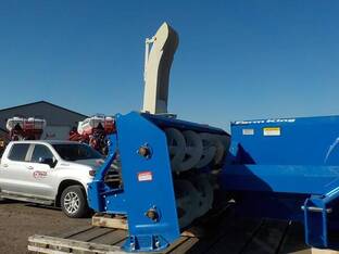 2024 Farm King Y960Q