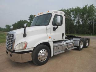 2010 Freightliner CASCADIA 125