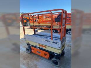 2012 JLG 1930ES