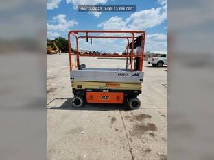2013 JLG 1930ES