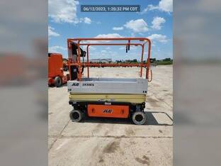 2013 JLG 1930ES