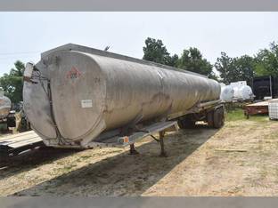 1972 Fruehauf 9000 GALLON