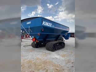 2023 Kinze 1121