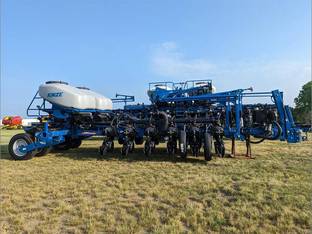 2023 Kinze 4905