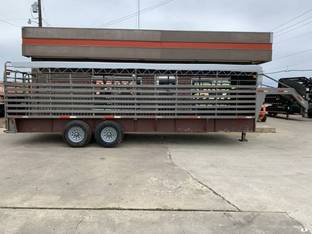 2009 W-W Trailer WW6824