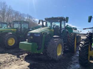 2022 John Deere 8R 370