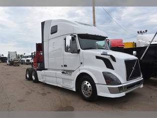 2014 Volvo VNL64T670