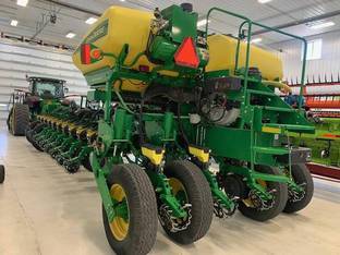 2015 John Deere 1775NT