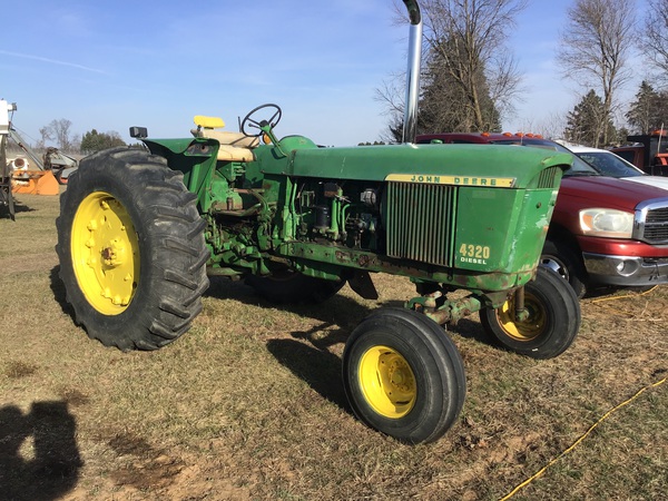 1972 John Deere 4320 Tractor #025575R DALE HAY FARMS FREMONT Wisconsin ...