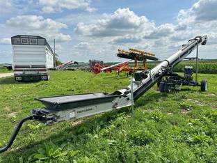 2025 Universal 1537 FIELD LOADER TD