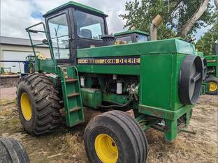 John Deere 5830
