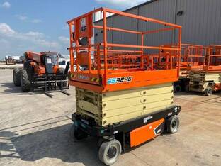 2023 JLG ES3246