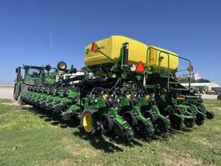 2022 John Deere DB60