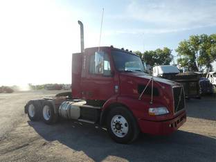 2014 Volvo VNM64T200