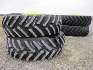 John Deere 520/85R38