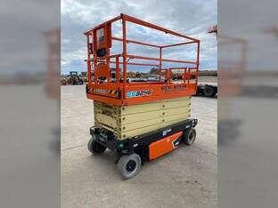 2023 JLG ES3246