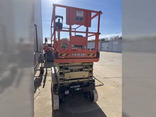 2023 JLG ES3246