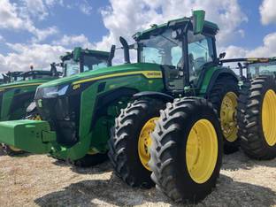 2022 John Deere 8R 310