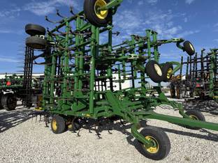 2009 John Deere 2210