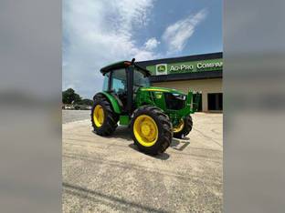 2023 John Deere 5067E